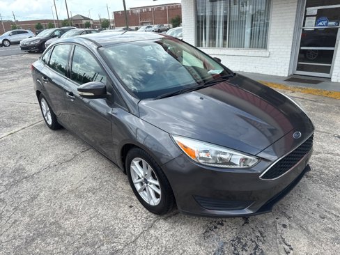 Used 2016 Ford Focus SE image 2