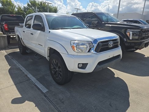 Used 2014 Toyota Tacoma PreRunner image 2