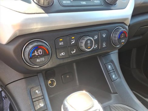 Used 2019 GMC Acadia SLT w/ LPO, Floor Liner Package image 22