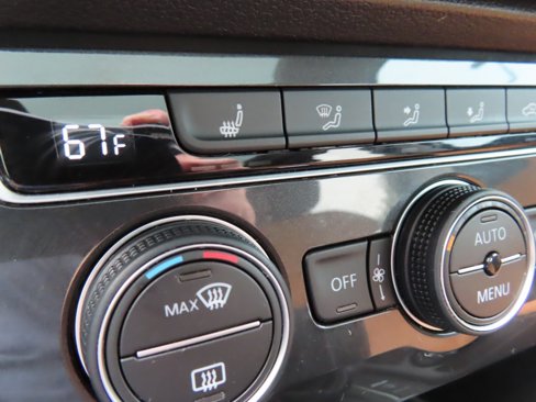 Used 2019 Volkswagen Tiguan SE image 25