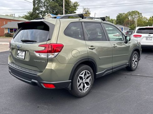 Used 2020 Subaru Forester Premium image 7