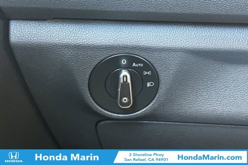 Used 2024 Volkswagen Jetta SE image 31