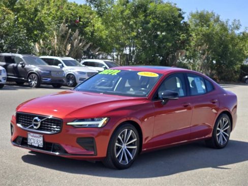 Used 2022 Volvo S60 B5 Momentum image 8