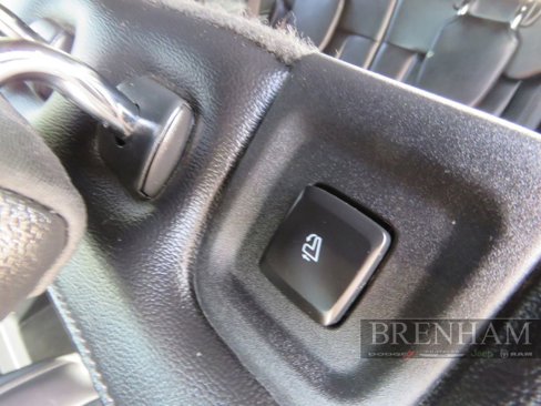 Used 2020 Ford Explorer Limited image 19