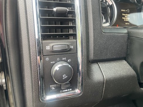 Used 2019 RAM 1500 Laramie w/ Convenience Group image 7