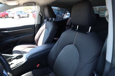 Used 2020 Toyota Camry LE image 15