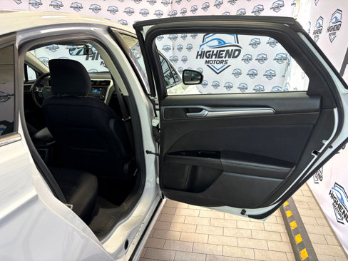 Used 2016 Ford Fusion SE image 18