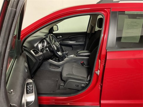 Used 2020 Dodge Journey SE w/ SE Popular Equipment Group image 17
