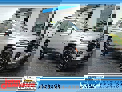 Used 2022 Chevrolet Traverse LT w/ Midnight/Sport Edition image 1