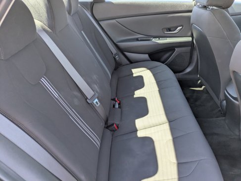 Used 2021 Hyundai Elantra SEL w/ Convenience Package image 13