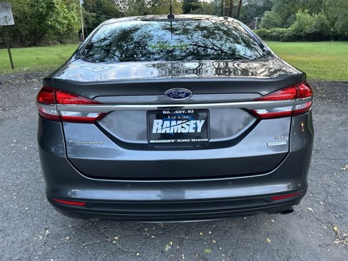 Used 2018 Ford Fusion SE w/ Fusion SE Technology Package image 25