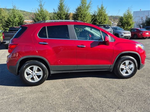 Used 2018 Chevrolet Trax LT w/ LT Convenience Package image 16