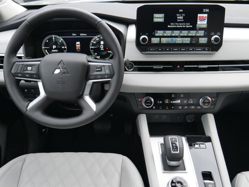 New 2025 Mitsubishi Outlander 4WD Plug-In Hybrid image 15
