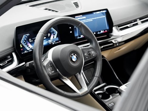Used 2024 BMW X1 xDrive28i w/ Convenience Package image 9