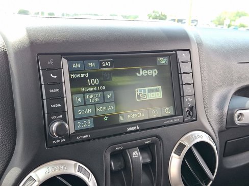 Used 2017 Jeep Wrangler Sahara w/ Connectivity Group image 24