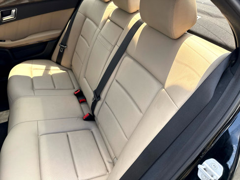 Used 2010 Mercedes-Benz E 350 4MATIC Sedan image 14