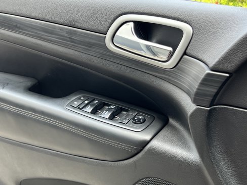 Used 2019 Jeep Grand Cherokee Altitude image 26