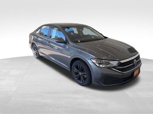 Used 2023 Volkswagen Jetta SE w/ Panoramic Sunroof Package image 9