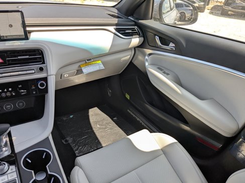 New 2025 Genesis G70 2.5T image 13