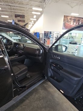 Used 2022 Nissan Pathfinder SV image 37