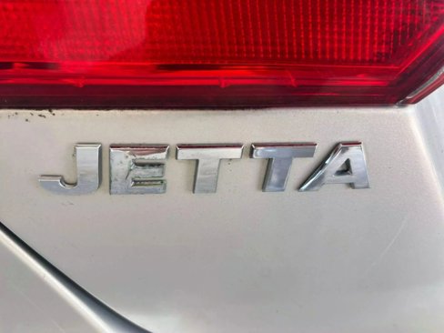 Used 2011 Volkswagen Jetta SE image 9