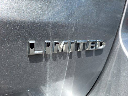 Used 2019 Jeep Grand Cherokee Limited image 18