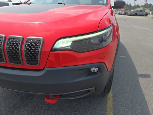 Used 2019 Jeep Cherokee Trailhawk image 10