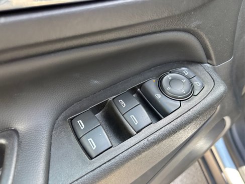 Used 2023 Chevrolet Equinox LT image 35