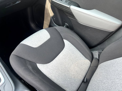 Used 2014 Jeep Cherokee Latitude w/ Cold Weather Group image 32