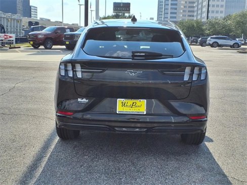 Used 2022 Ford Mustang Mach-E Premium image 22
