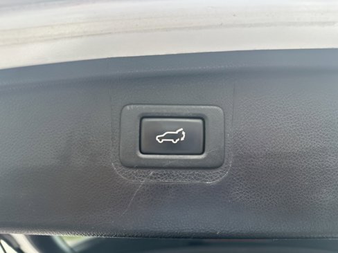 Used 2018 Subaru Outback 2.5i Touring image 7