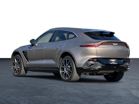 Used 2021 Aston Martin DBX image 2