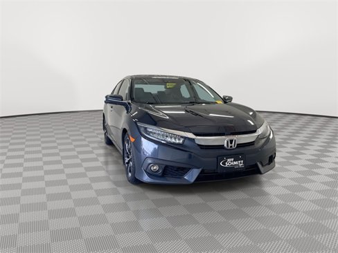 Used 2018 Honda Civic Touring image 3