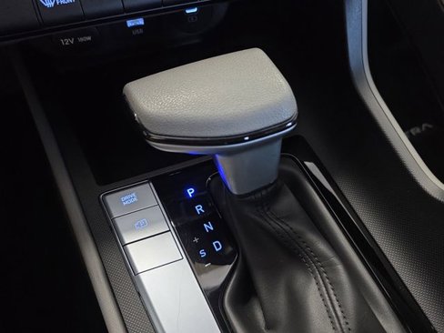 Certified 2024 Hyundai Elantra SEL image 20