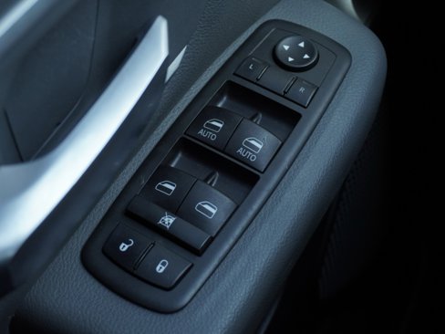 Certified 2022 RAM 1500 Lone Star image 13
