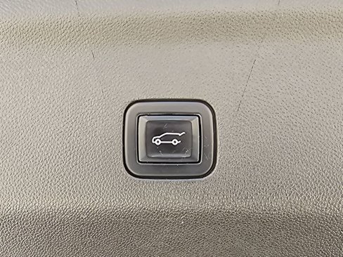 Used 2021 Chevrolet Tahoe RST image 30