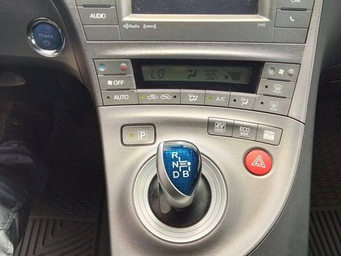 Used 2015 Toyota Prius Three image 14