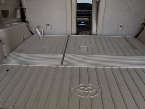 Used 2019 Toyota Highlander Limited image 22