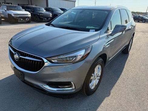 Used 2021 Buick Enclave Essence w/ Sound and Sites Package image 2