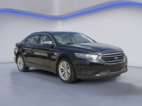Used 2018 Ford Taurus Limited image 2