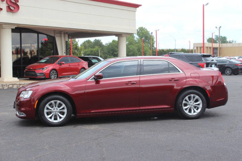 Used 2016 Chrysler 300 Limited image 7