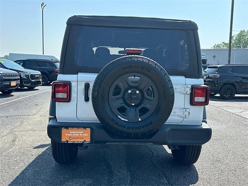 Used 2025 Jeep Wrangler Sport image 7
