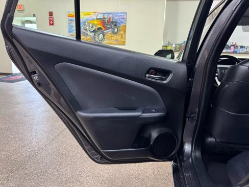 Used 2018 Toyota Prius Prime Premium image 26