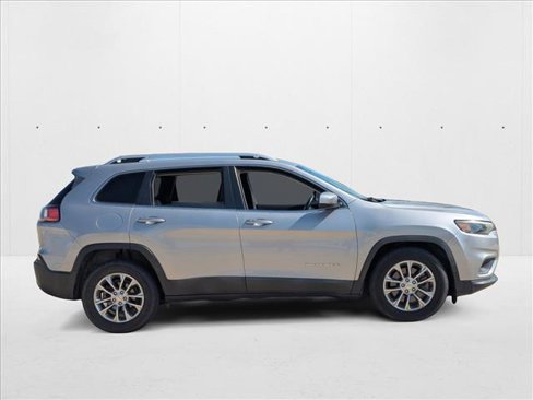 Used 2019 Jeep Cherokee Latitude Plus image 4