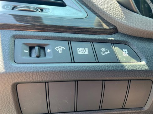 Used 2017 Hyundai Santa Fe Sport image 24