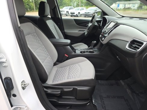 Used 2020 Chevrolet Equinox LS image 31