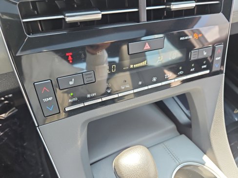 Used 2019 Toyota Avalon XLE image 22