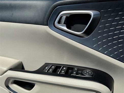 Used 2025 Kia Soul EX image 13