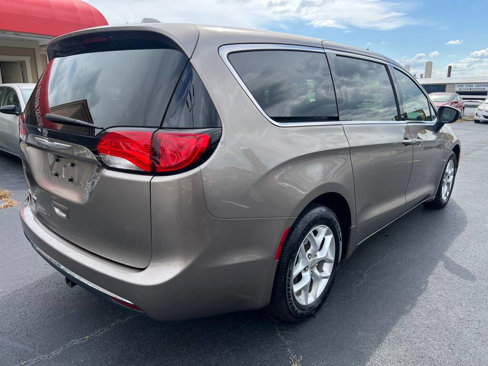 Used 2017 Chrysler Pacifica Touring Plus w/ Tire & Wheel Group image 7