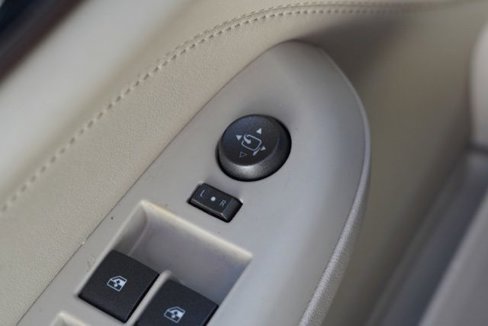 Used 2011 Cadillac SRX Luxury image 16